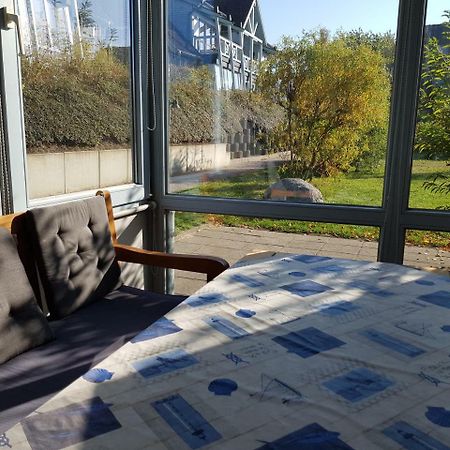 Ferienwohnung 4 Im Haus Am See Mit Wintergarten Und Terrasse Seedorf  Bilik gambar